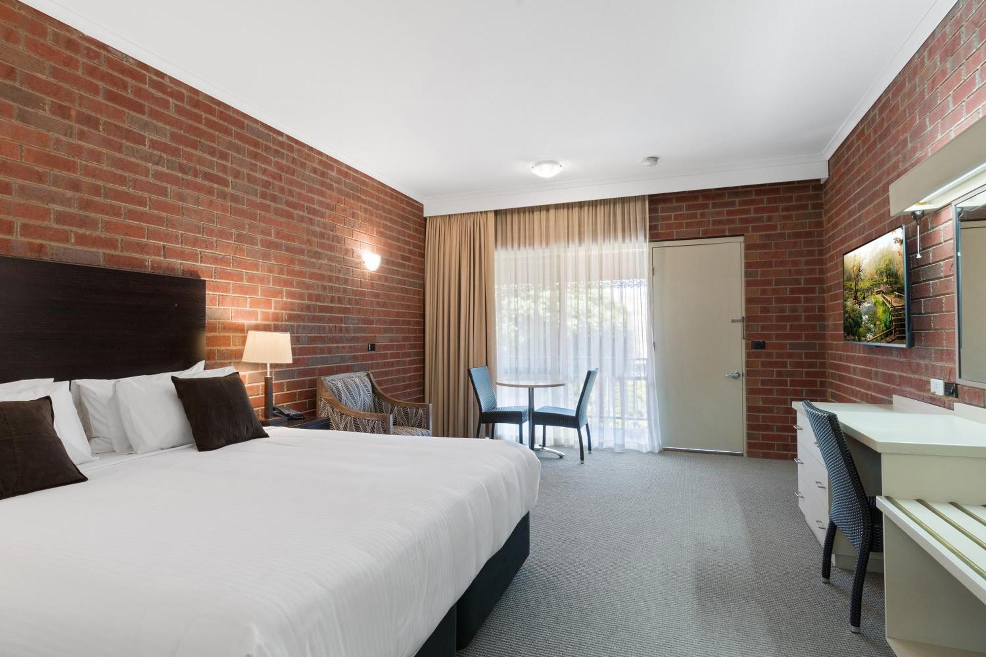 Burke And Wills Motor Inn Swan Hill Room photo